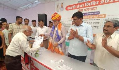 यूडीएच मंत्री झाबरसिंह खर्रा एवं वन मंत्री संजय शर्मा ने अलवर में यूआईटी एवं नगर निगम में आयोजित शहरी सेवा शिविरों का किया निरीक्षण