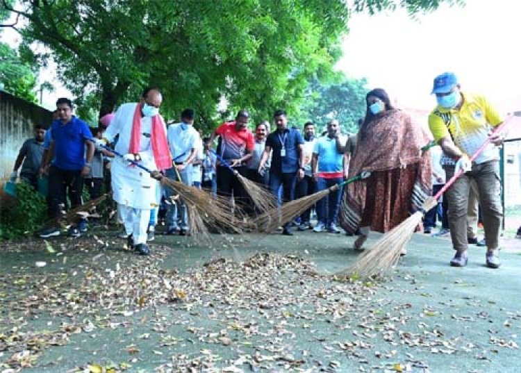 स्वच्छता को जिंदगी का हिस्सा बनाएं: अरुण साव