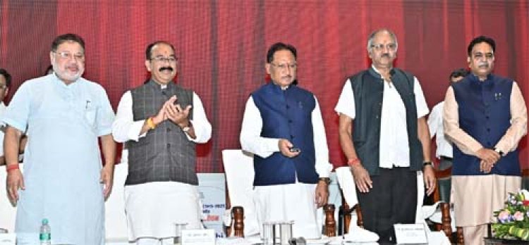 मुख्यमंत्री विष्णु देव साय नगरीय प्रशासन विभाग के स्वच्छता, आवास और लोक कल्याण उत्सव में हुए शामिल