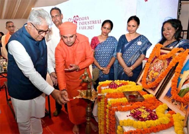 आत्मनिर्भरता से ही साकार होगा विकसित भारत का सपना: केंद्रीय पर्यावरण, वन एवं जलवायु परिवर्तन मंत्री