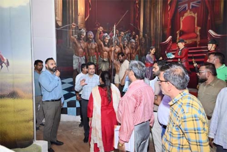 शहीद वीर नारायण सिंह संग्रहालय के निर्माण कार्य का प्रमुख सचिव सोनमणि बोरा द्वारा निरीक्षण