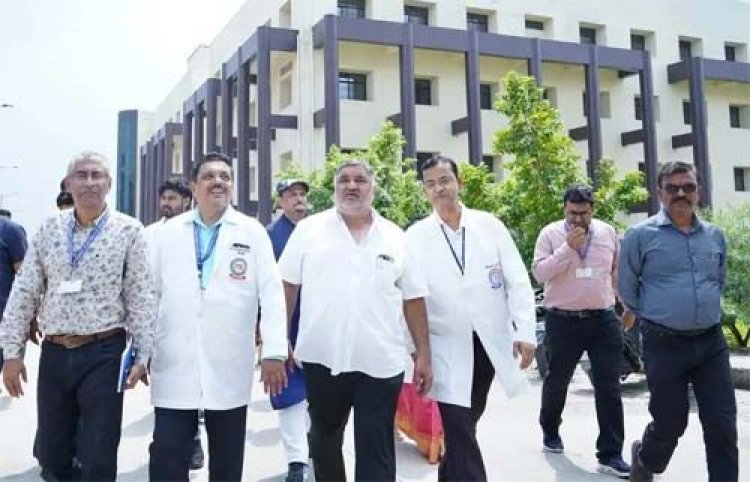 छात्रों की बात, जनप्रतिनिधि के साथ: संस्कृति मंत्री ने की मेडिकल छात्रों से चर्चा
