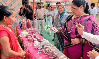 झाबुआ में 40 प्रतिभाशाली बालिकाएँ सम्मानित