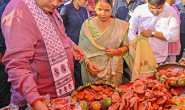 मुख्यमंत्री भजनलाल शर्मा ने स्ट्रीट वेंडर्स से की दीपावली की खरीदारी, दिया वोकल फॉर लोकल का संदेश