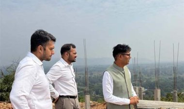वित्त मंत्री ओ.पी.चौधरी ने किया गजमार पहाड़ के सौंदर्यीकरण कार्यों का निरीक्षण