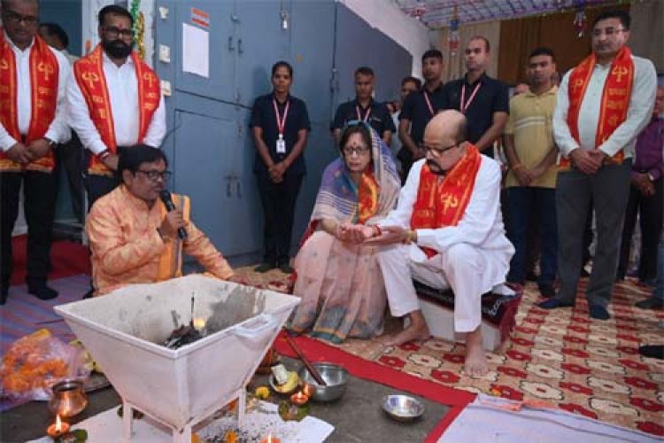राज्यपाल डेका ने विजयादशमी के अवसर पर राजभवन में शस्त्र पूजन और हवन किया