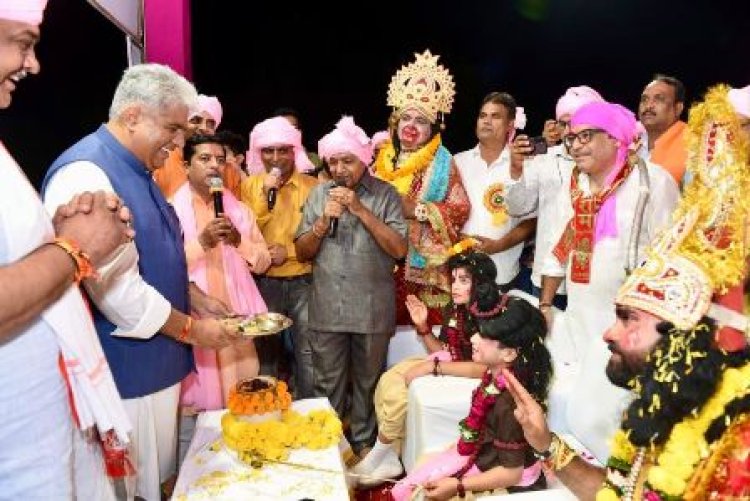 केंद्रीय वन मंत्री एवं वन राज्यमंत्री ने अलवर में दशहरा पर्व के कार्यक्रम में की शिरकत