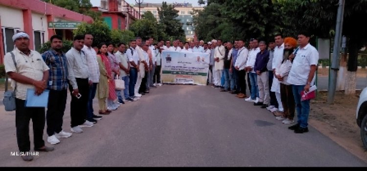 किसानो की क्षमता वृद्धि के लिए नॉलेज एनहांसमेंट प्रोग्राम के अन्तर्गत विदेश भ्रमण का प्रथम चरण डेनमार्क के लिए रवाना