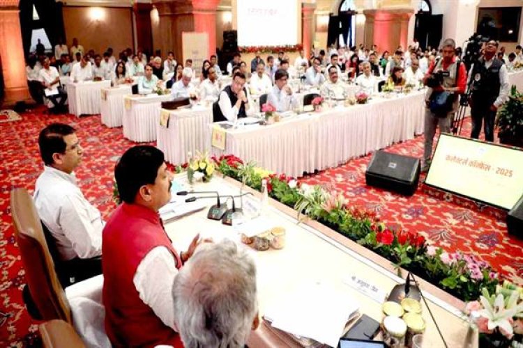 जिले की औद्योगिक और आर्थिक संभावनाओं का अध्ययन कर बनायें कार्ययोजना