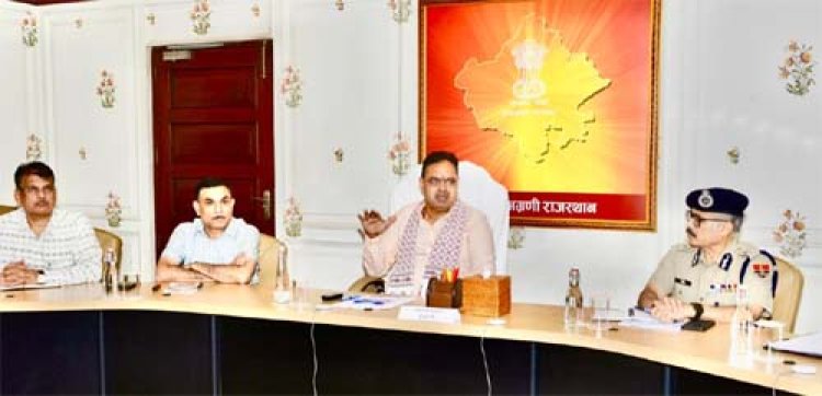 मुख्यमंत्री ने कानून-व्यवस्था की उच्चस्तरीय समीक्षा, कहा -गैंगस्टर्स के विरूद्ध चलाएं विशेष अभियान