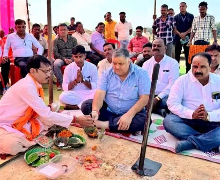 पर्यटन एवं संस्कृति मंत्री राजेश अग्रवाल ने नए कॉलेज भवन का किया भूमिपूजन