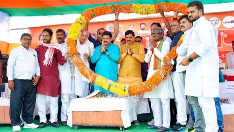 लालू के गढ में मोहन का सिंहनाद, बोले आपके हाथ में सुदर्शन चक्र, नापाक गठबंधनों का नाश करें