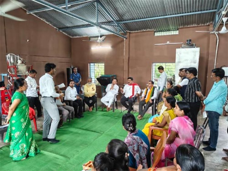 उपमुख्यमंत्री विजय शर्मा ने तुरेनार के ग्रोथ सेंटर का किया निरीक्षण