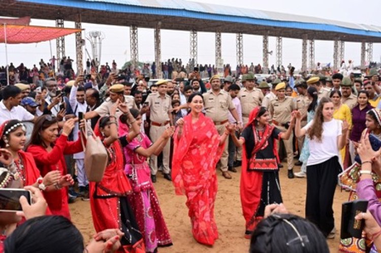 ध्वजारोहण के साथ हुआ पुष्कर मेला का शुभारम्भ, सांस्कृतिक उमंग की छटा बिखरी