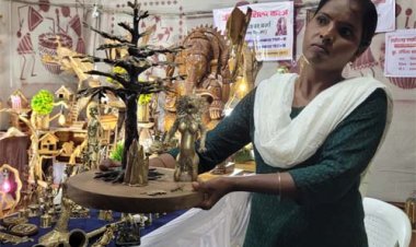 राज्योत्सव शिल्पग्राम में लोगों को आकर्षित कर रहा है छत्तीसगढ़ की पारंपरिक ढोकरा शिल्प