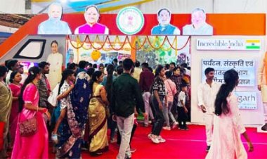 छत्तीसगढ़ के रजत जयंती राज्योत्सव में पर्यटन, संस्कृति एवं धर्मस्व विभाग का स्टॉल बना आकर्षण का केन्द्र, उमड़ी दर्शकों की भीड़