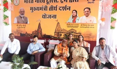 मुख्यमंत्री तीर्थ दर्शन योजना के तहत दुर्ग संभाग के 800 तीर्थयात्री द्वारका, सोमनाथ एवं नागेश्वर के लिए हुए रवाना