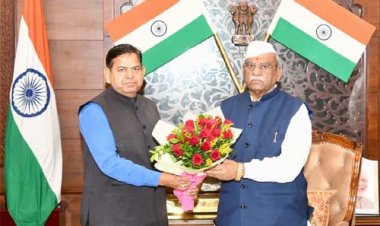 राज्यपाल से नव नियुक्त कुलगुरु प्रो. गोविंद सहाय शुक्ला ने की शिष्टाचार भेंट