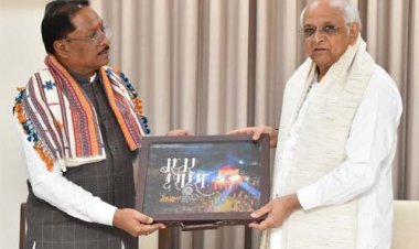 मुख्यमंत्री विष्णु देव साय ने गांधीनगर में गुजरात के मुख्यमंत्री भूपेंद्र पटेल से की सौजन्य भेंट