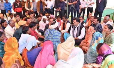 उपमुख्यमंत्री ने जनचौपाल में ग्रामीणों के संग बैठ की ग्राम के विकास पर चर्चा 