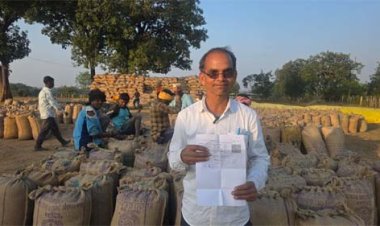 पारदर्शी, धान खरीदी व्यवस्था से सरगुजा के किसान सहजता से बेच रहे हैं धान 