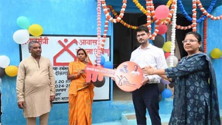 छत्तीसगढ़ स्थापना के रजत जयंती अवसर पर 10,001 पीएम आवास योजना के हितग्राहियों ने किया गृह प्रवेश