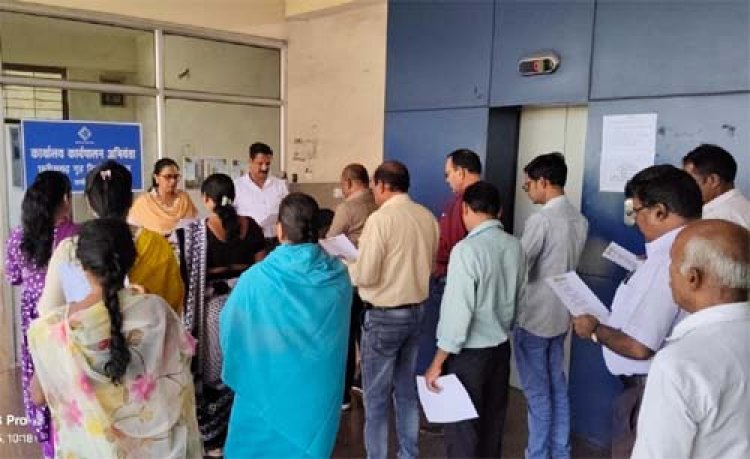 वंदे मातरम् की 150वीं वर्षगांठ छत्तीसगढ़ गृह निर्माण मंडल ने मनाई उत्साहपूर्वक