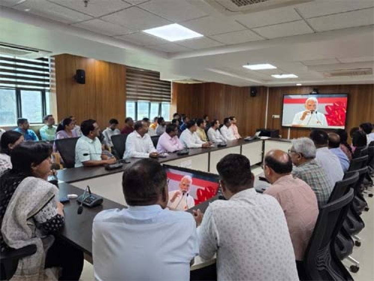 राष्ट्रगीत के 150 वर्ष  : वंदे मातरम् के 150 वर्ष पूर्ण होने पर पूरे देश के साथ संचालनालय स्वास्थ्य में भी गूंजा राष्ट्रगीत