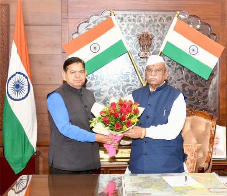 राज्यपाल से नव नियुक्त कुलगुरु प्रो. गोविंद सहाय शुक्ला ने की शिष्टाचार भेंट