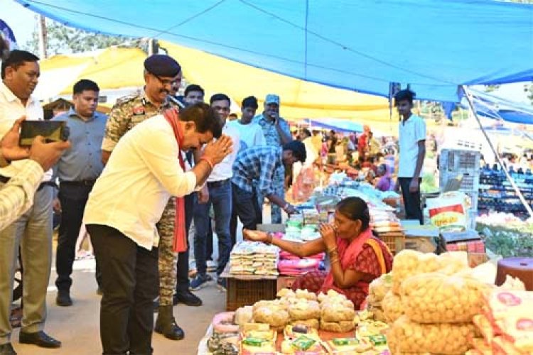 स्थानीय ग्रामीणों ने नक्सल भय से मुक्ति पर जताया आभार