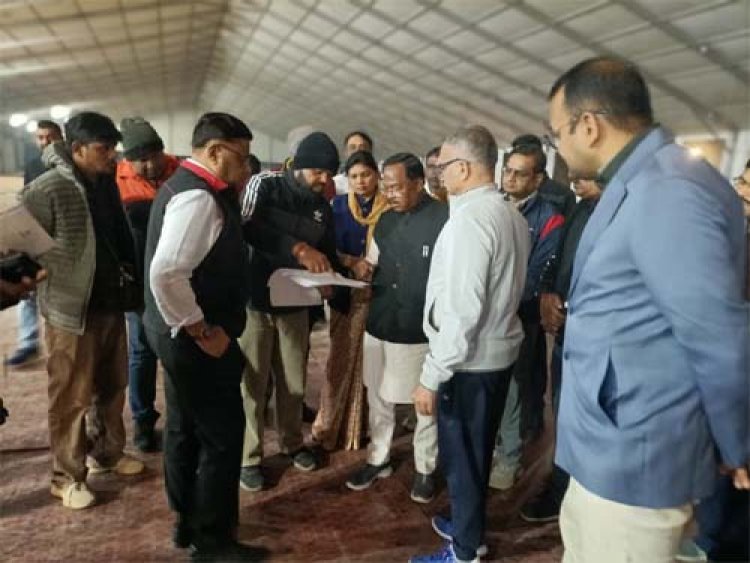 राष्ट्रपति का प्रस्तावित अम्बिकापुर दौरा की तैयारियों का आदिम जाति विकास मंत्री रामविचार नेताम ने कार्यक्रम स्थल का किया निरीक्षण