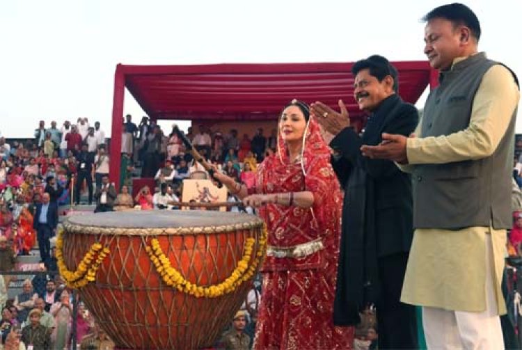 उपमुख्यमंत्री दिया कुमारी ने नगाड़ा बजा कर किया घूमर महोत्सव का आगाज