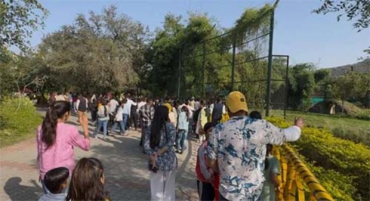 नाहरगढ़ जैविक उद्यान में रविवार को उमड़ा सैलानियों का सैलाब