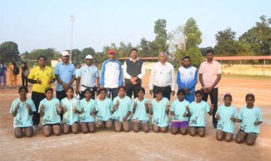 बस्तर ओलम्पिक 2025 : अबूझमाड़ ओरछा की बेटियाँ संभाग स्तरीय खो-खो प्रतियोगिता में नारायणपुर का करेंगी प्रतिनिधित्व