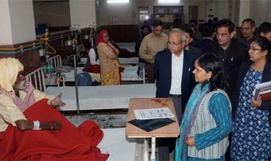 चिकित्सा शिक्षा सचिव ने किया आरयूएचएस अस्पताल का निरीक्षण