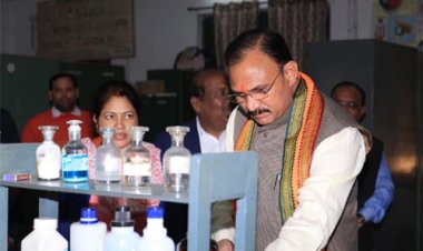 सेवा भाव से बनाइए लोगों के बीच अपनी साख: स्वास्थ्य मंत्री श्याम बिहारी जायसवाल