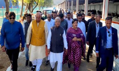 राज्यपाल पटेल ने किया गौवंश का पूजन मुरारीलाल तिवारी गौशाला का किया भ्रमण