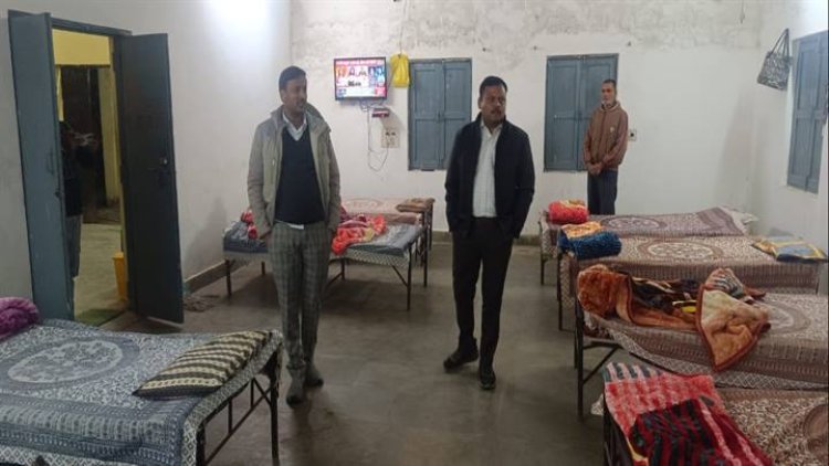 रात्रि निरीक्षण पर निकले विदिशा कलेक्टर, अचानक पहुंचे रैन बसेरा और ओबीसी हॉस्टल  