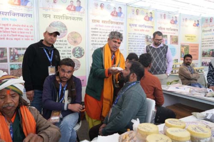 औषधीय एवं सुगंधित पौधों के कृषिकरण में उत्कृष्ट कार्य के लिए छत्तीसगढ़ के तीन जिलों को मिलेनियर फार्मर ऑफ इंडिया–2025 अवॉर्ड