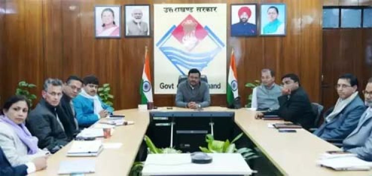 मुख्य सचिव सेतु ने की आयोग के कार्यों की समीक्षा, कहा- उत्तराखंड सेतु आयोग बनेगा उत्तराखंड का थिंक टैंक 