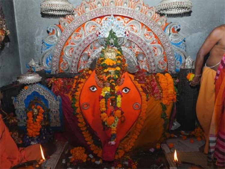 CM भजनलाल, लोकसभा अध्यक्ष ओम बिरला एवं केन्द्रीय शिक्षा मंत्री धर्मेन्द्र प्रधान ने ओडिशा में मां समलेश्वरी देवी मंदिर में दर्शन किए, प्रदेश की सुख-समृद्धि एवं आमजन की खुशहाली की प्रार्थना की