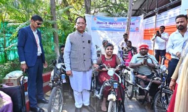 मुख्यमंत्री जनदर्शन में दिव्यांगजनों को मिली राहत