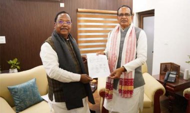 मंत्री रामविचार नेताम ने केन्द्रीय कृषि मंत्री चौहान से की मुलाकात