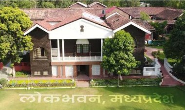 गणतंत्र दिवस पर राज्यपाल पटेल द्वारा लोकभवन में लघु फिल्मों का अवलोकन