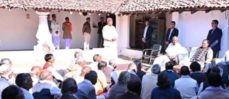 मुख्यमंत्री साय ने सामरबार में संत बभु्रवाहन महाराज से की भेंट