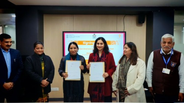 राजीविका एवं बयरफुट कॉलेज, तिलोनीया के मध्य “सोलर दीदी” प्रशिक्षण एवं आजीविका सशक्तिकरण हेतु एमओयू हस्ताक्षर