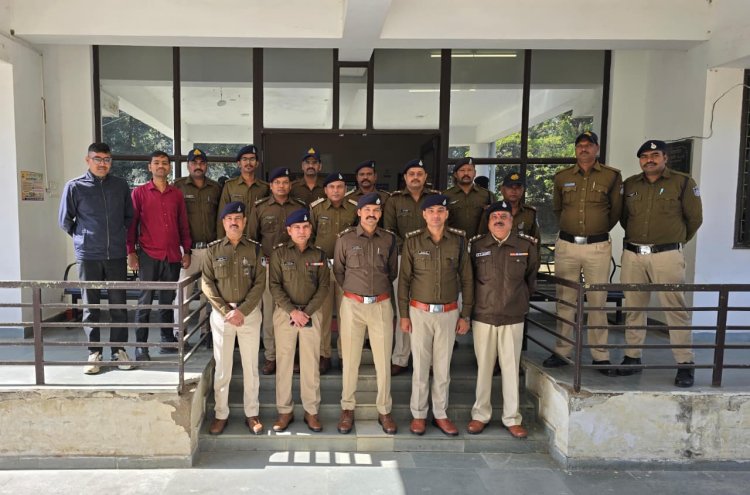 किन्नर से करीब डेढ़ लाख रूपये की डकैती करने वाले 5 अरोपिययों को पुलिस ने किया गिरफ्तार