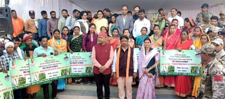 स्व-सहायता समूहों को लाख किट का वितरण : ग्रामीण आजीविका सुदृढ़ करने की दिशा में महत्वपूर्ण पहल