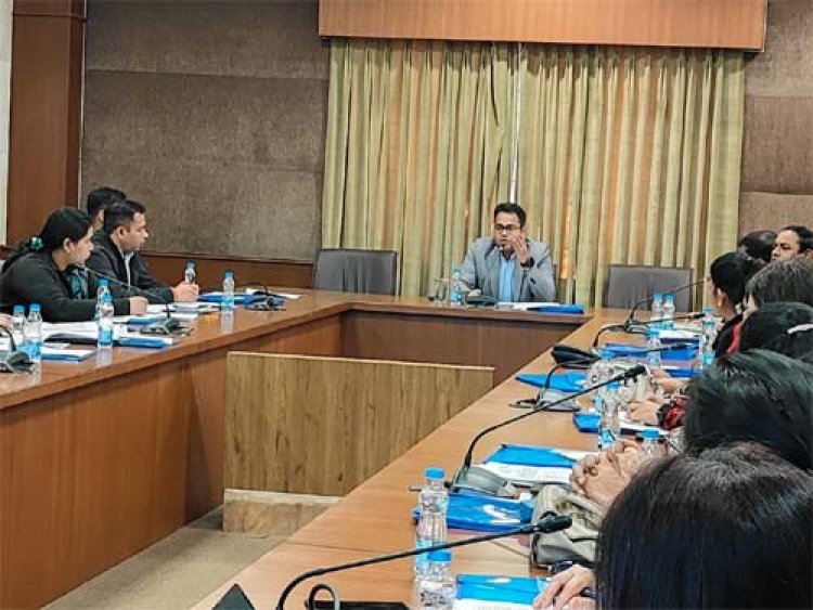 विद्यार्थियों के मानसिक स्वास्थ्य हेतु अंतर-विभागीय कार्ययोजना पर उच्च स्तरीय बैठक संपन्न
