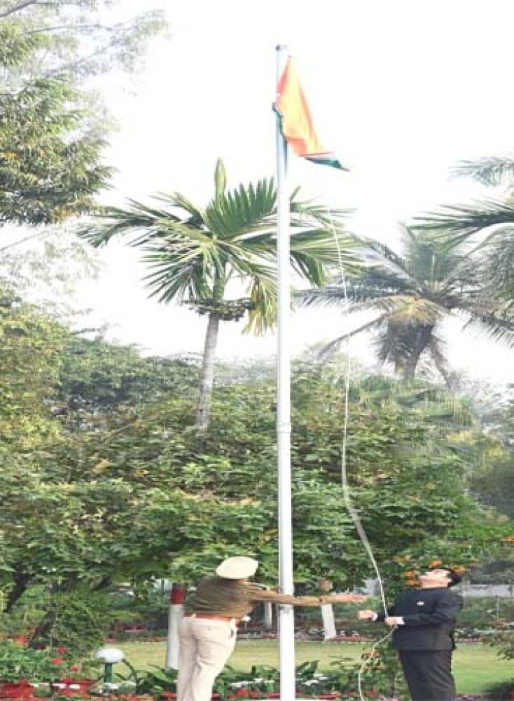 मुख्यमंत्री निवास कार्यालय में हर्षोल्लास के साथ मनाया गया गणतंत्र दिवस